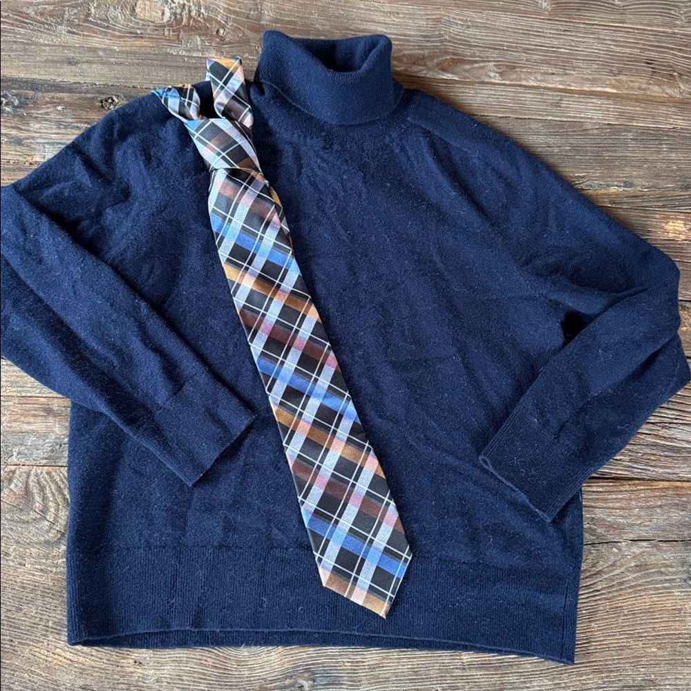 Quince Navy Turtleneck Sweater